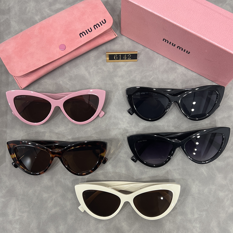 Óculos de Sol Miu Miu 6142 8