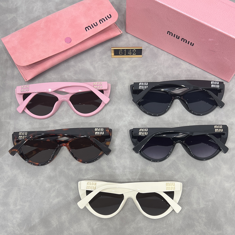 Óculos de Sol Miu Miu 6142 9