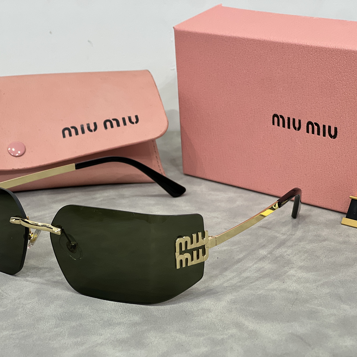 Óculos de Sol Miu Miu 8006 3