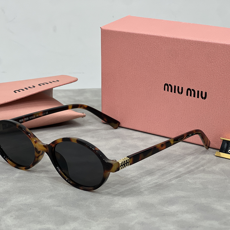 Óculos de Sol Miu Miu 5519 5