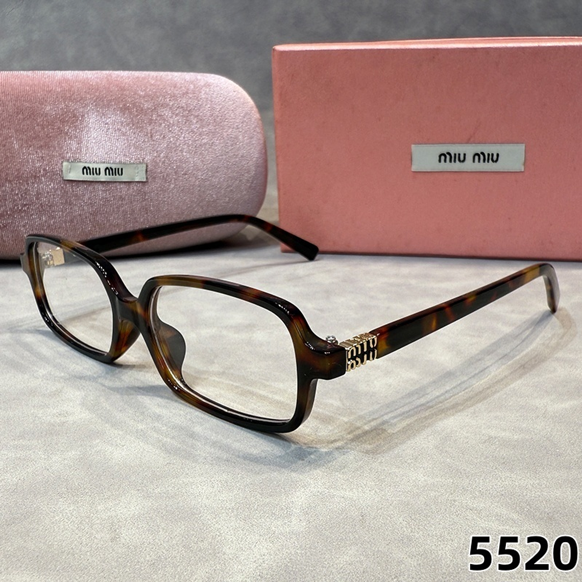 Óculos de Sol Miu Miu 5520 2