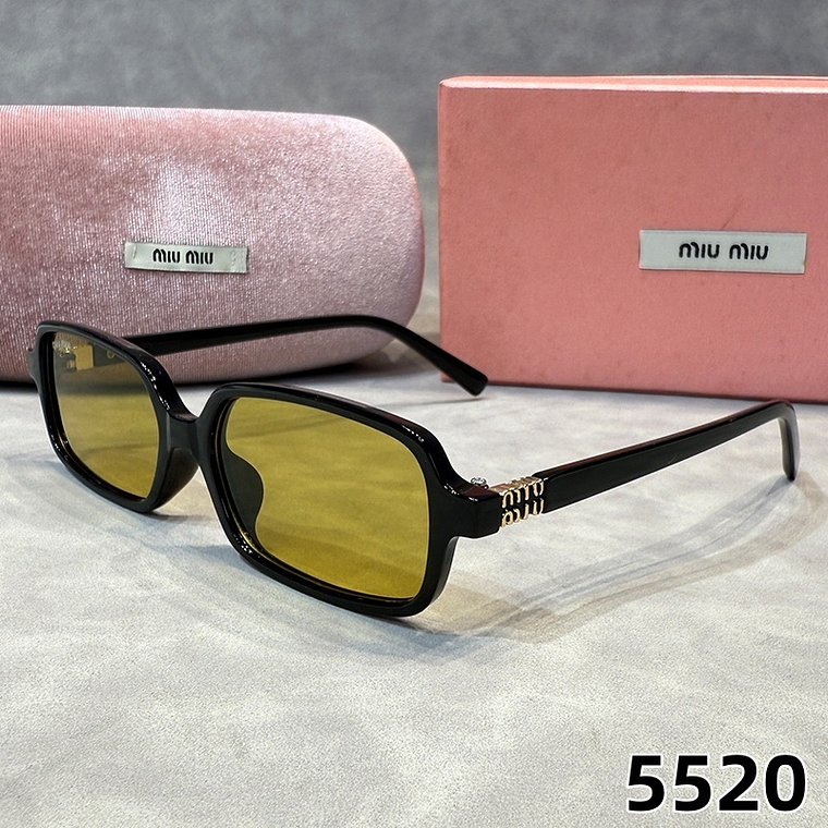 Óculos de Sol Miu Miu 5520 3