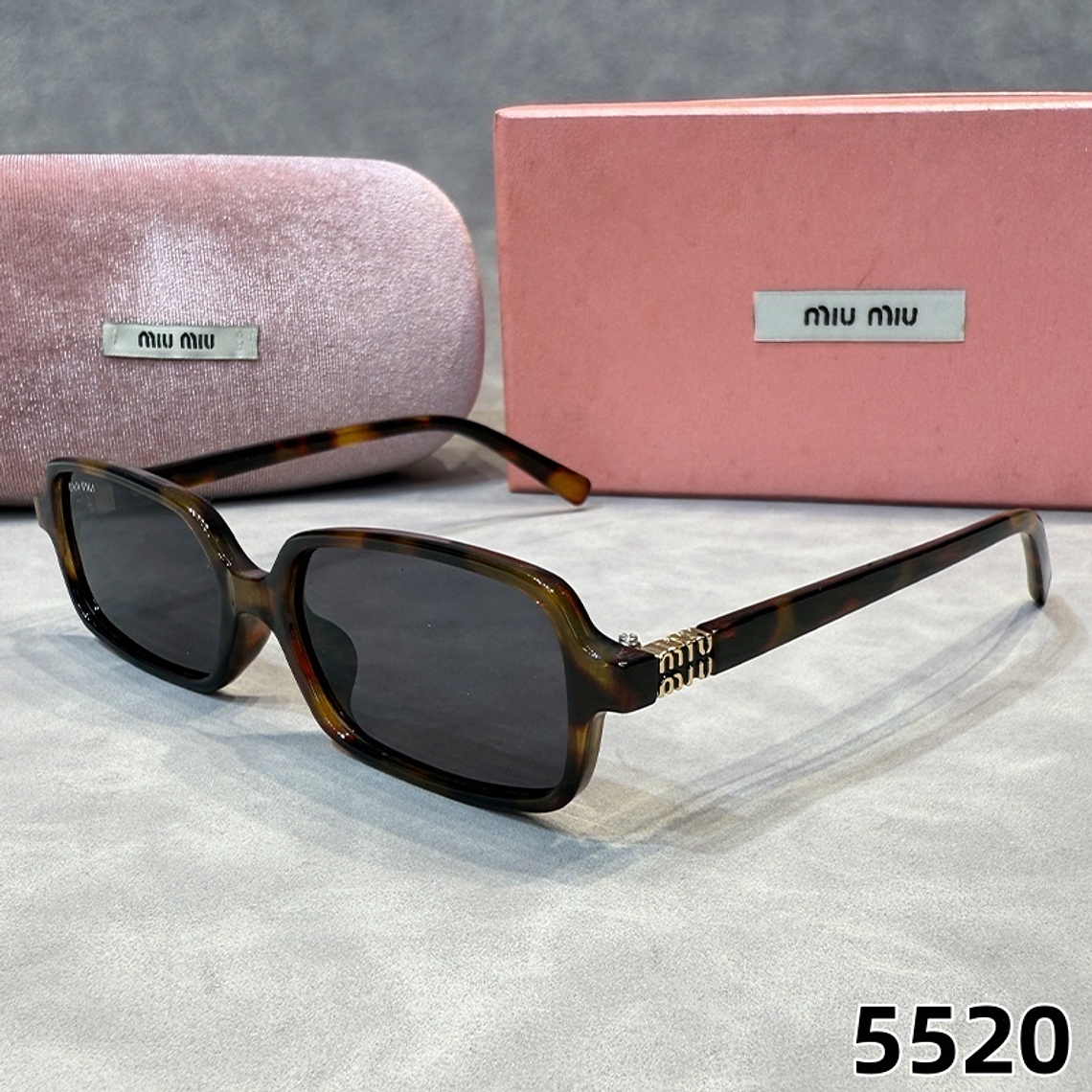 Óculos de Sol Miu Miu 5520 4