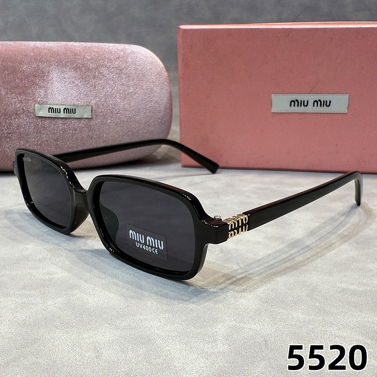 Óculos de Sol Miu Miu 5520 6
