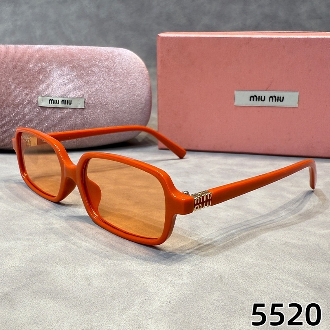 Óculos de Sol Miu Miu 5520 7