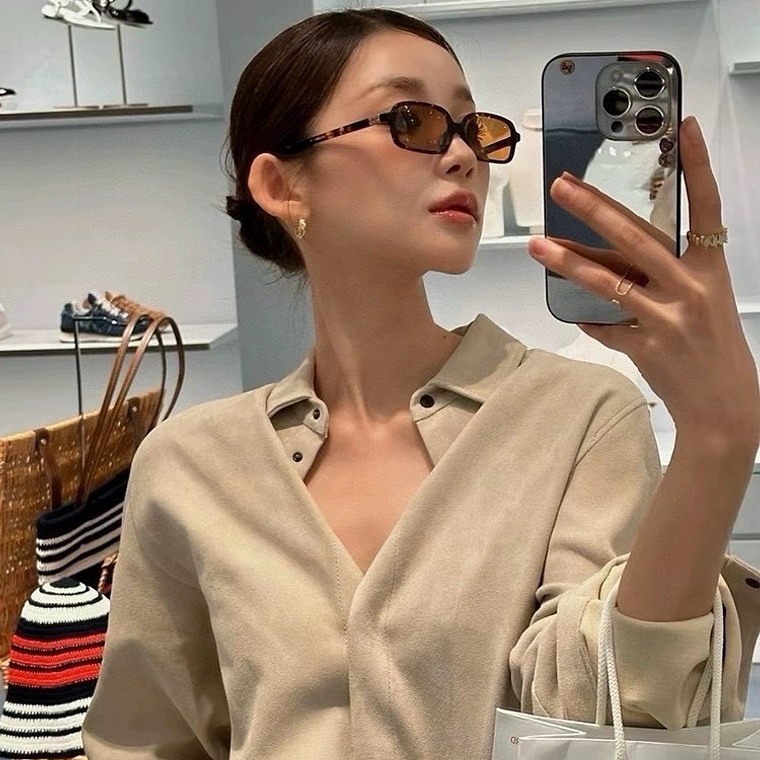 Óculos de Sol Miu Miu 5520 11