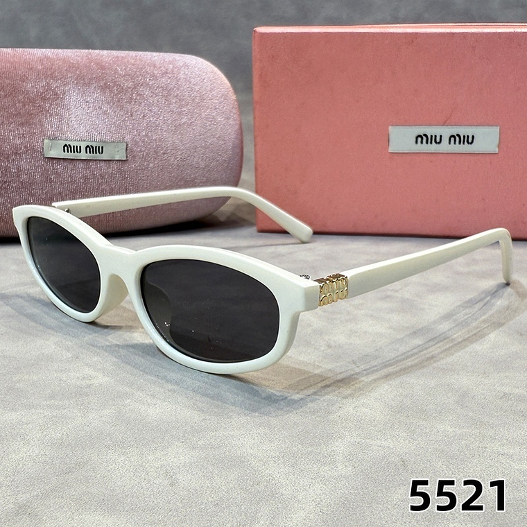 Óculos de Sol Miu Miu 5521 3
