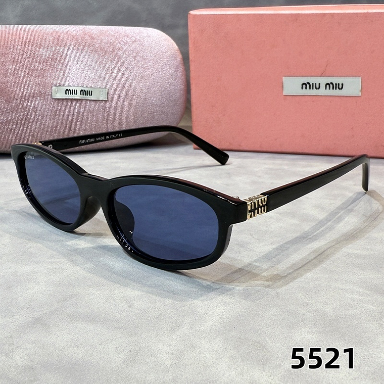 Óculos de Sol Miu Miu 5521 4