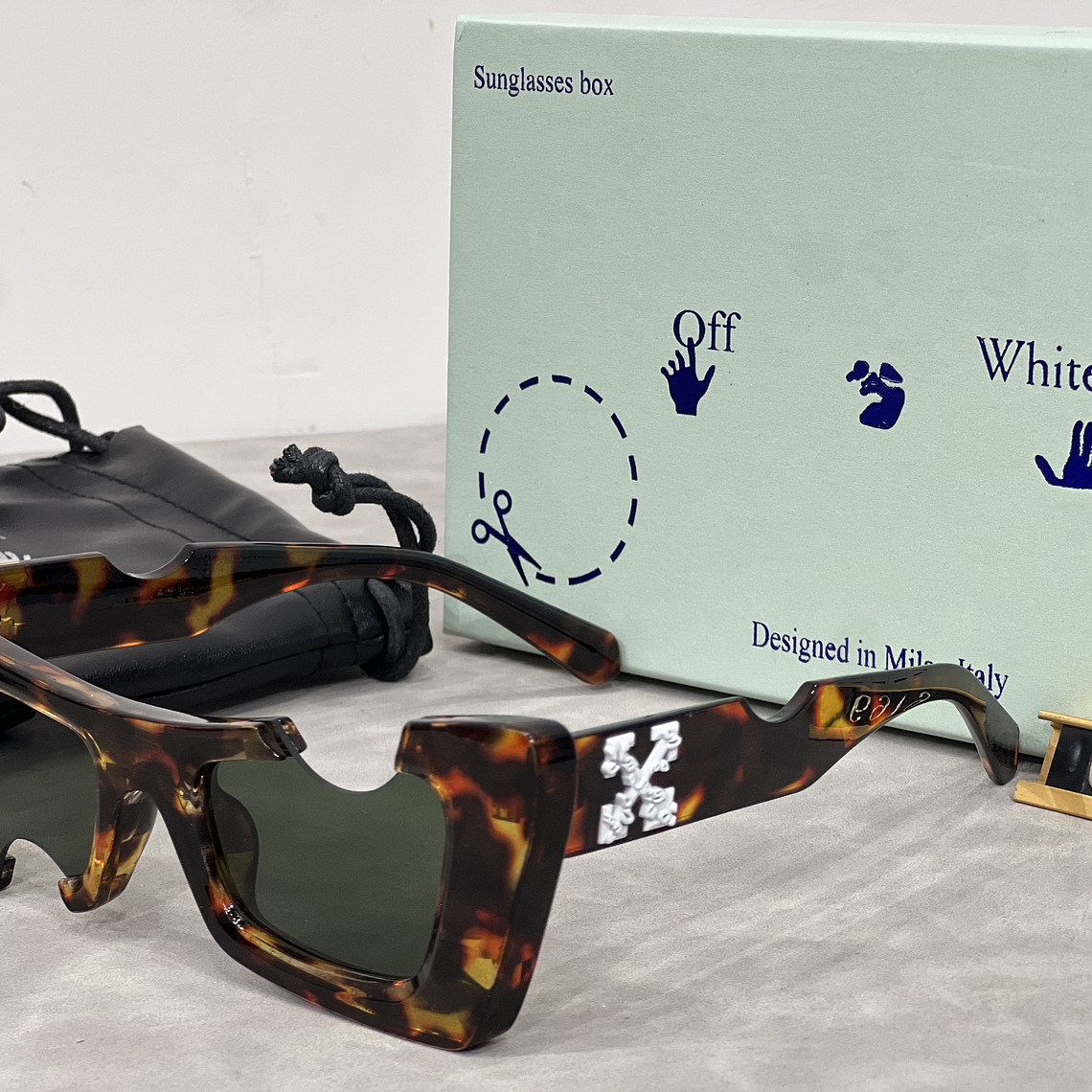 Óculos de Sol Off White 6169 4