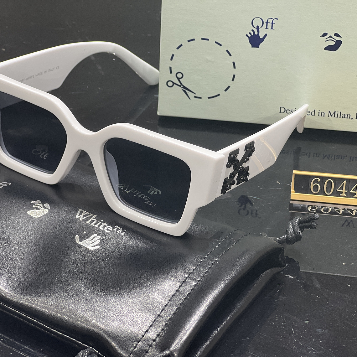 Óculos de Sol Off White 6044 7