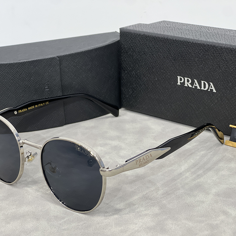 Óculos de Sol Prada 8008 2