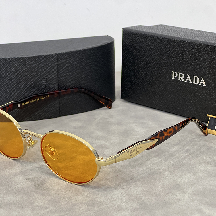 Óculos de Sol Prada 8007 4