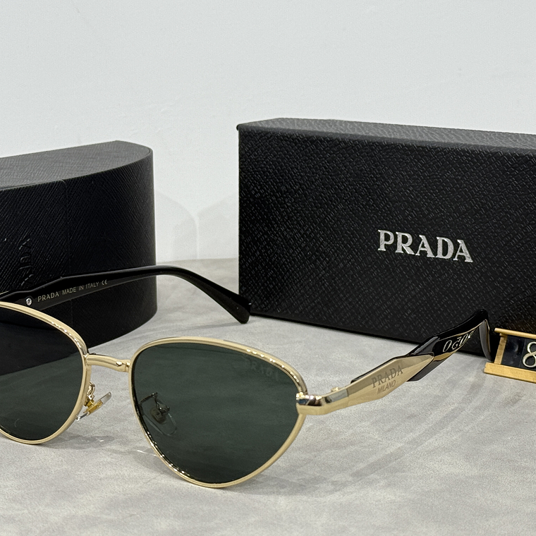 Óculos de Sol Prada 8050 1