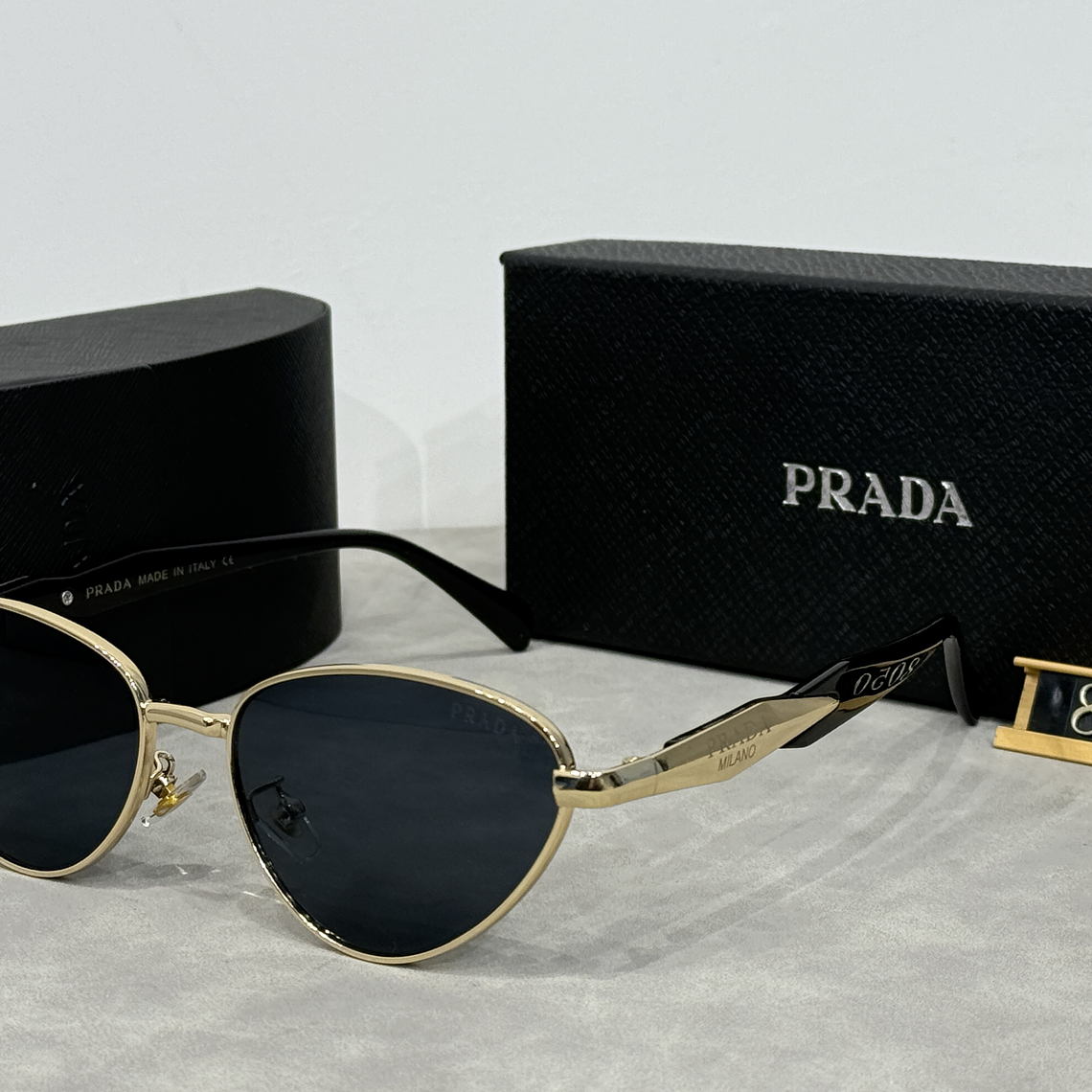 Óculos de Sol Prada 8050 2