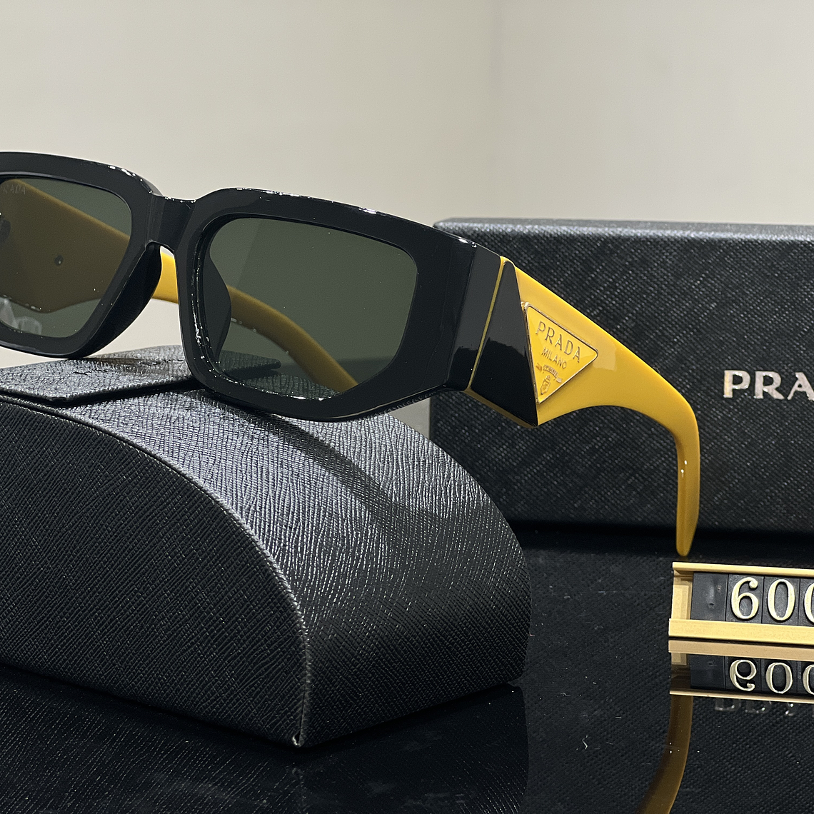 Óculos de Sol Prada 6002 5