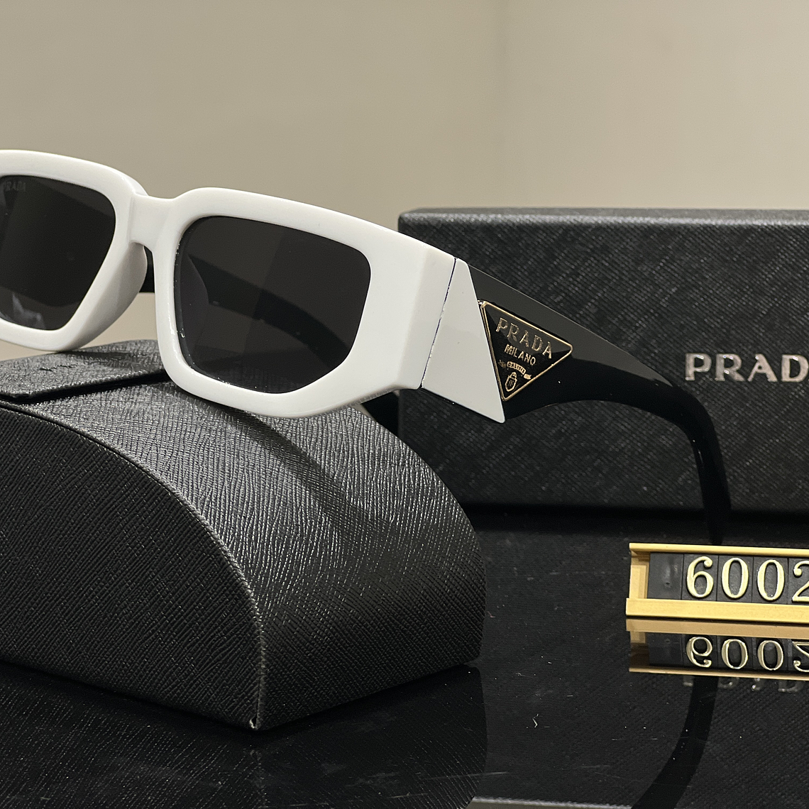 Óculos de Sol Prada 6002 6