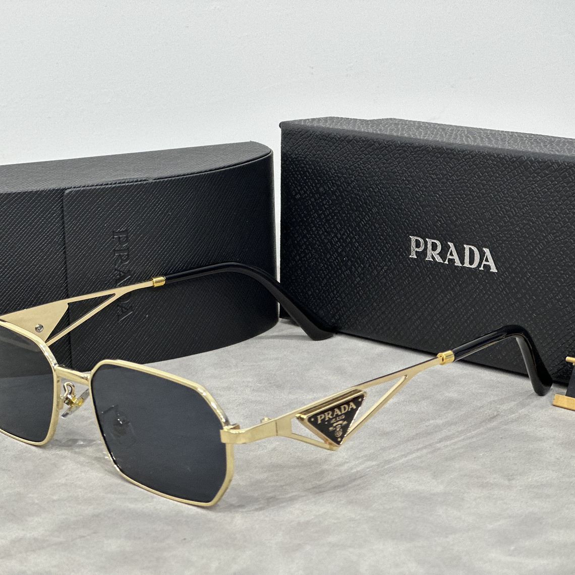 Óculos de Sol Prada 8046 1