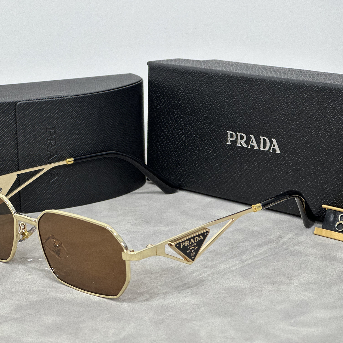 Óculos de Sol Prada 8046 4