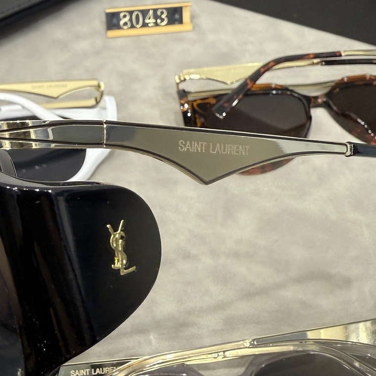 Óculos de Sol YSL 8043 8