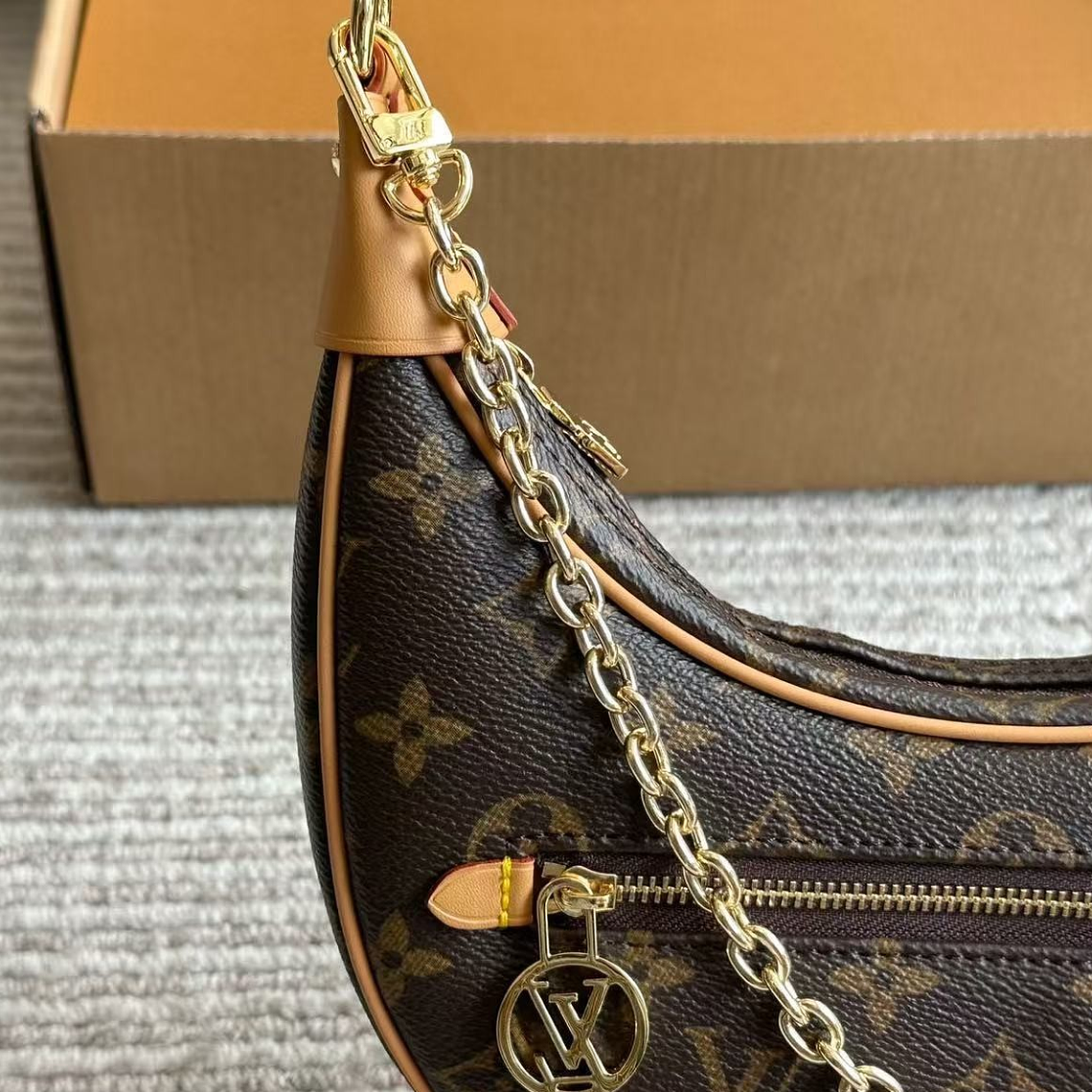 Louis Vuitton loop bag 4