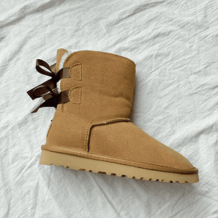 Bota UGG Laços