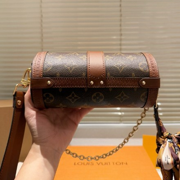 Louis Vuitton cilindro bag 2