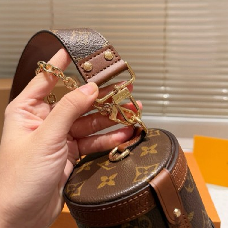 Louis Vuitton cilindro bag 3