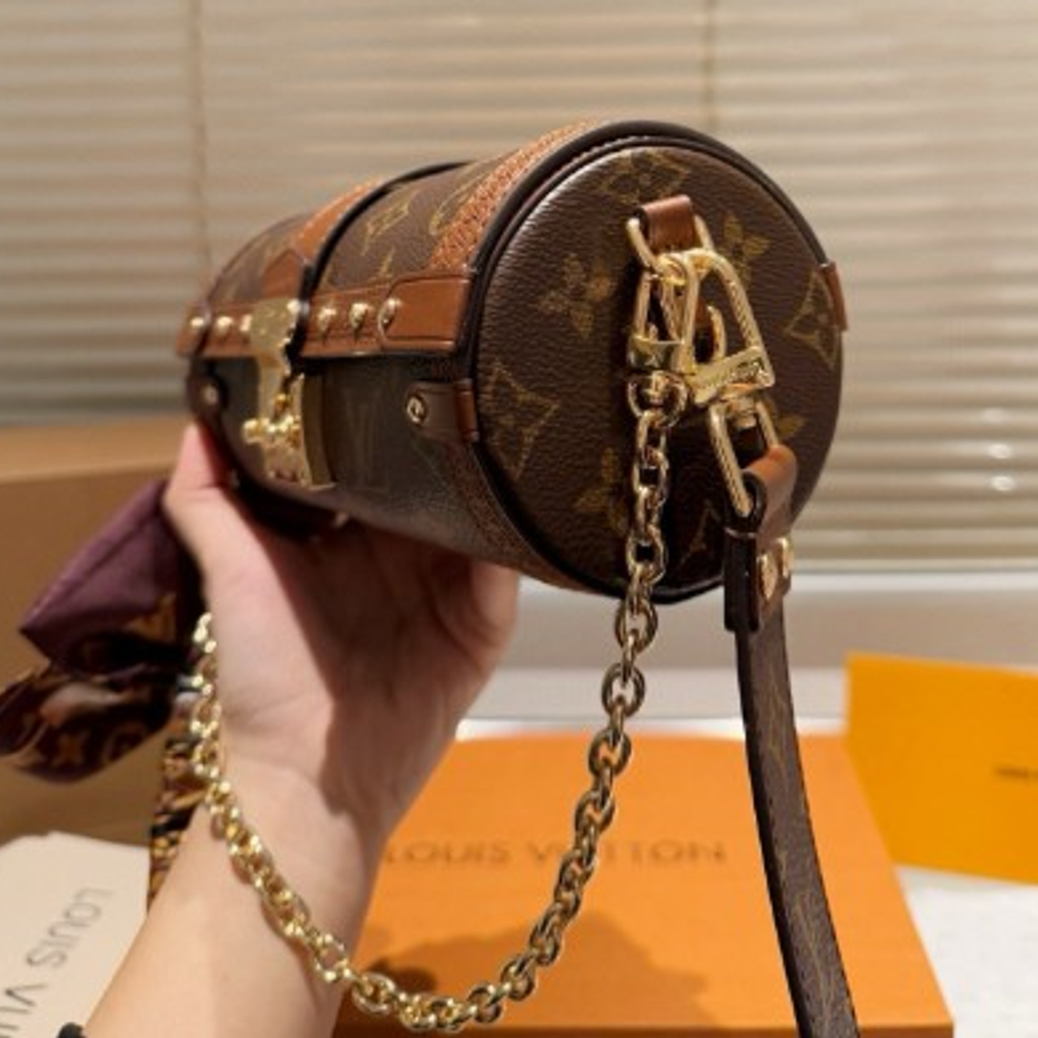 Louis Vuitton cilindro bag 5