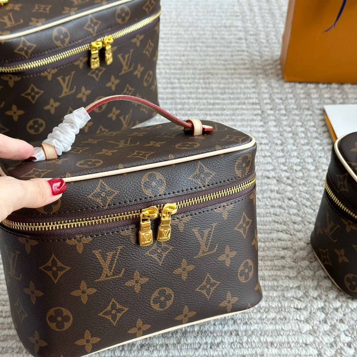 Louis Vuitton Bag necessaire 8