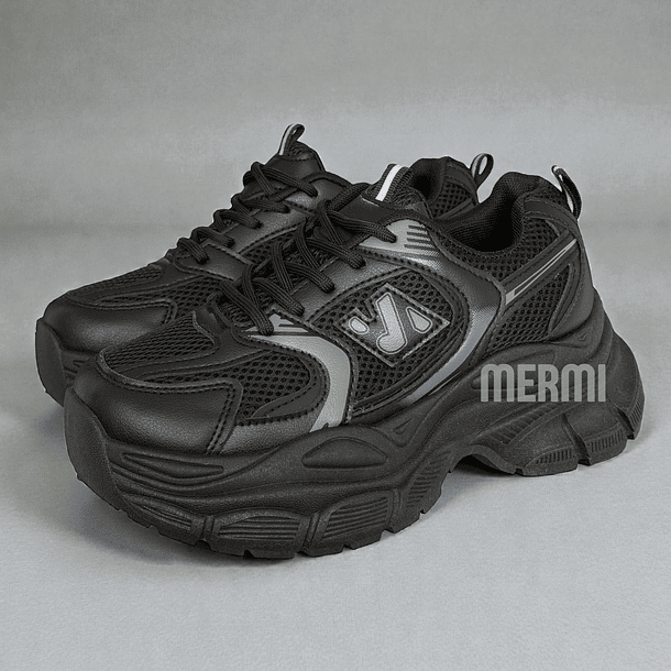 ZAPATILLAS J06 NEGRO ENTERO