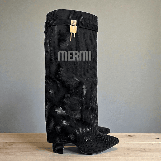 BOTAS LARGAS DE BRILLO NEGRO 5306