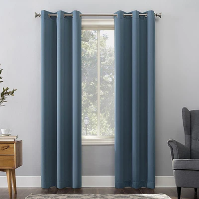 Sun Zero Nolan 1-Piece Energy Saving Blackout Grommet Curtain Panel  40 X95   Denim Blue