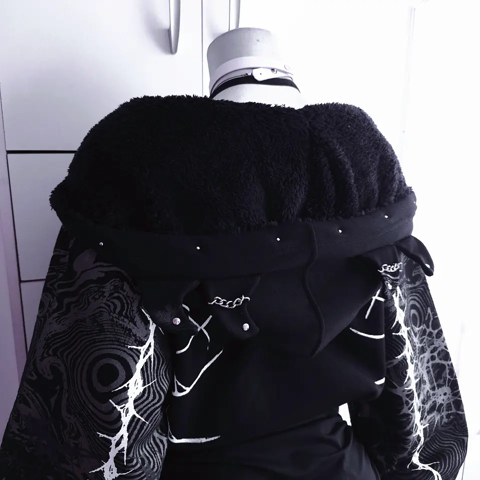 HYDRV BLVCK WHITE 6