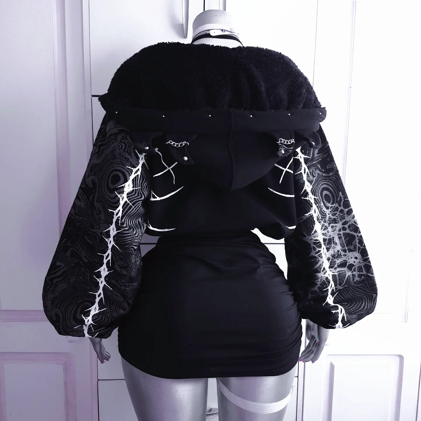 HYDRV BLVCK WHITE 7