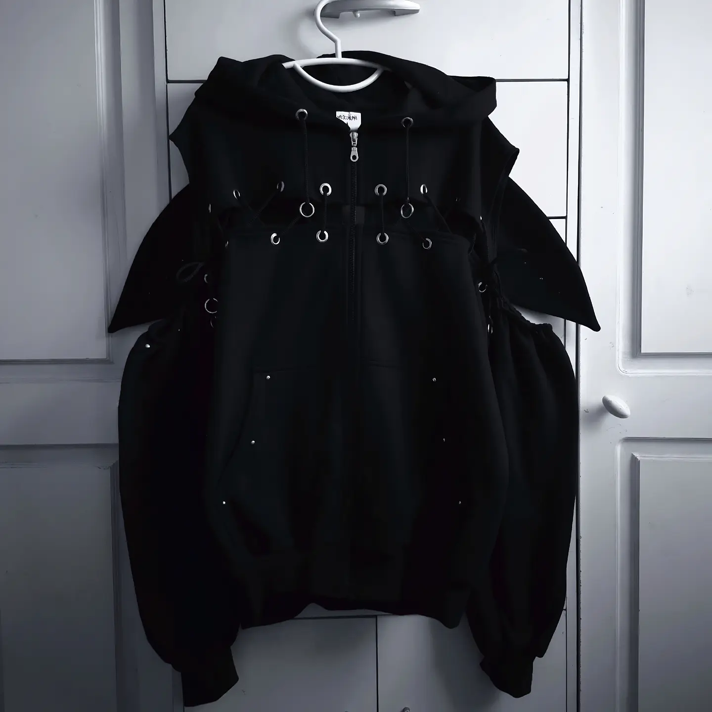 XL HEBRV BLACK BUNNY 1