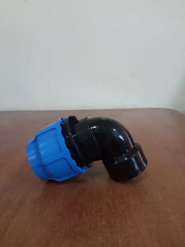 Codo Pp Compresion 90° 32 X 1  Hi Pn16 2
