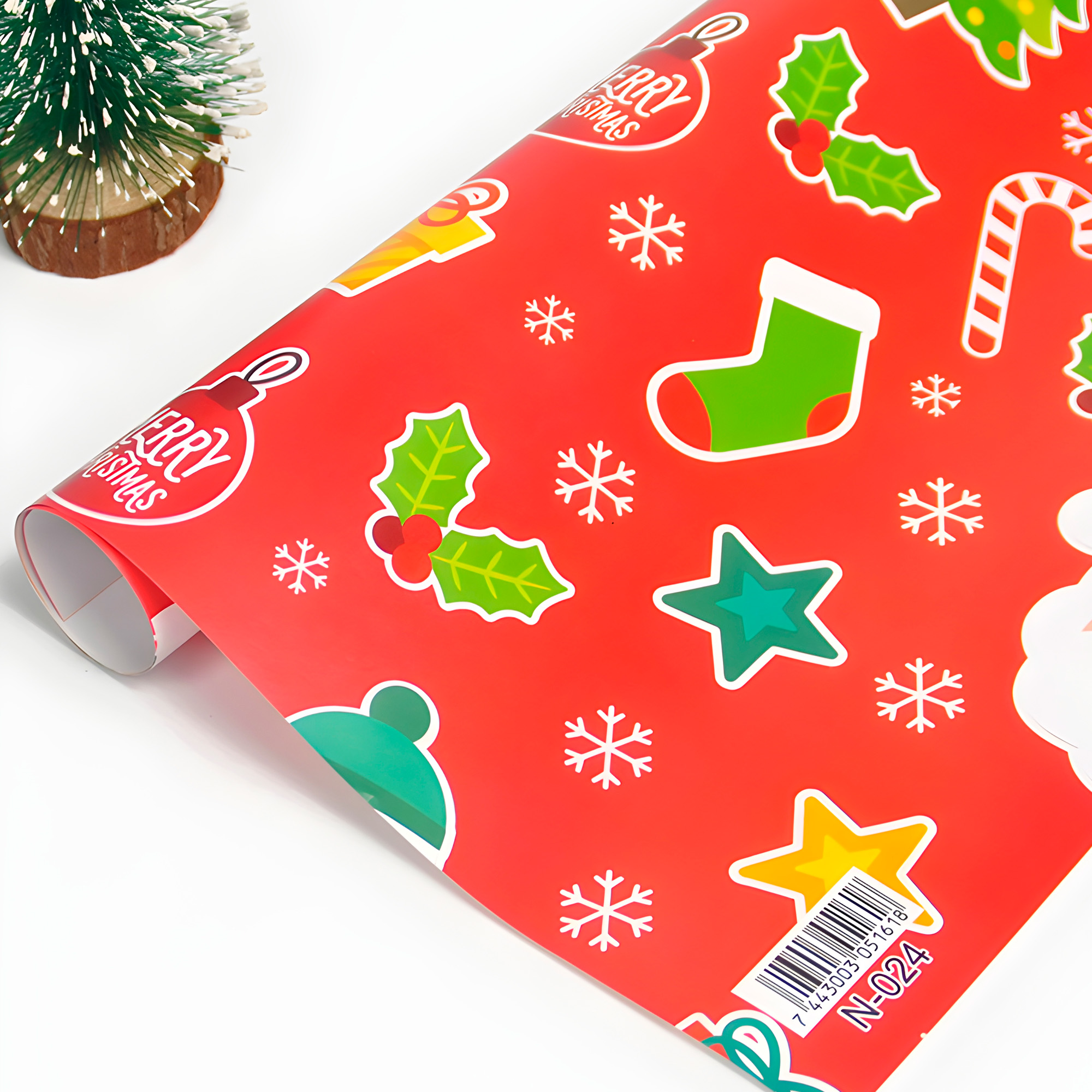 Caja con 50 Pliegos para Envolver Regalos de Navidad Al Azar Viejito Pascuero Papeles 10