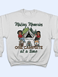 Making Memories One Campsite At A Time Dogs Camping Husband Wife - Couple Gift - Personalized Custom T Shirt - Vorschaubild 5