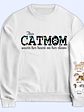 This Cat Mom Wears Her Heart - Gift For Cat Lovers - Personalized Sweatshirt With Sleeve Imprint - Vorschaubild 1