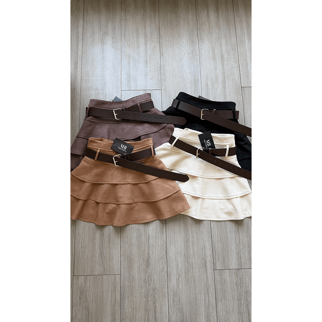 Falda short cinturón 