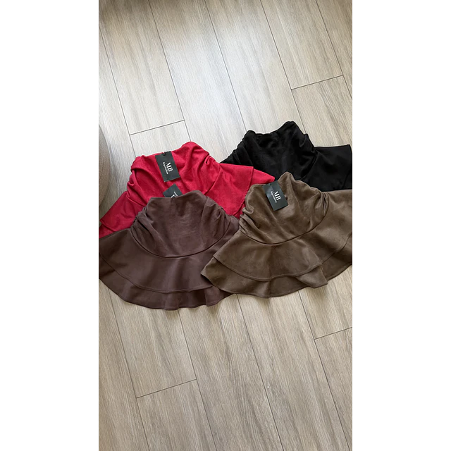 Falda short simil gamuza 