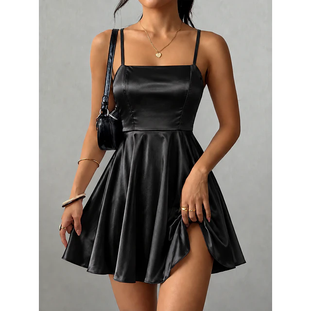 Vestido satinado acampanado 