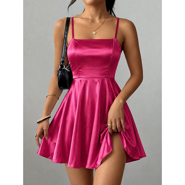 Vestido satinado acampanado 
