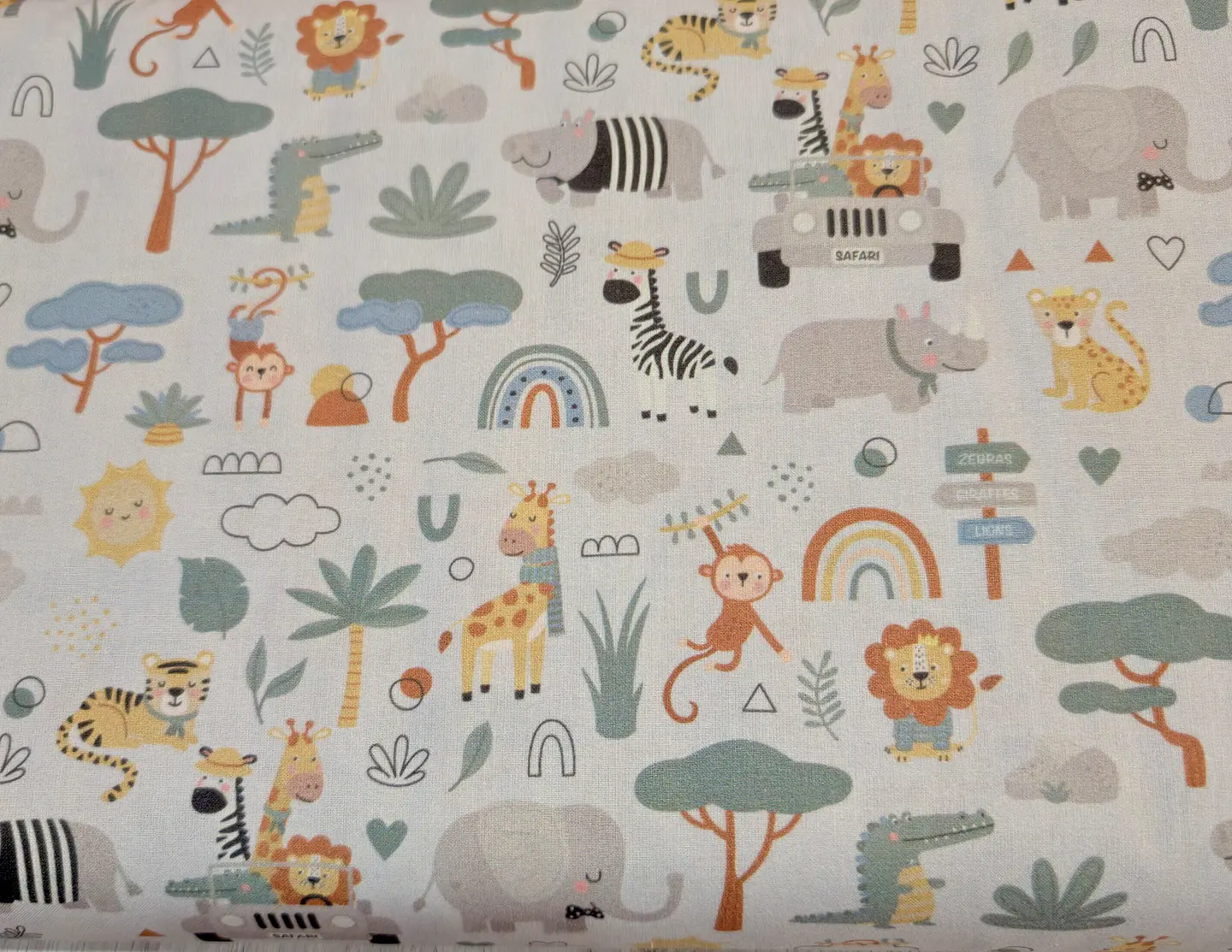 Tela con estampado jungla 2