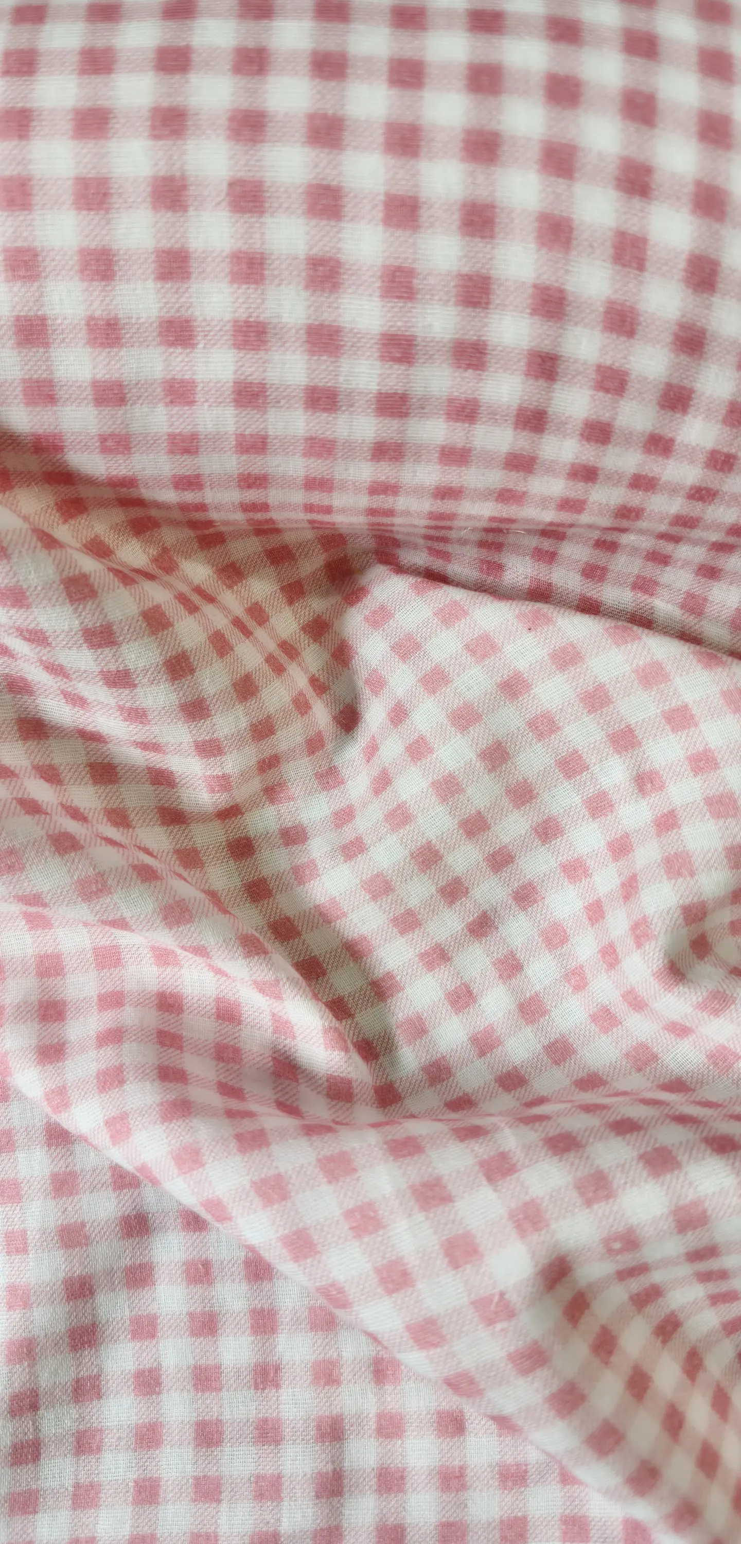 Tela Muselina tipo Bambula Vichy Rosa y Blanco 1