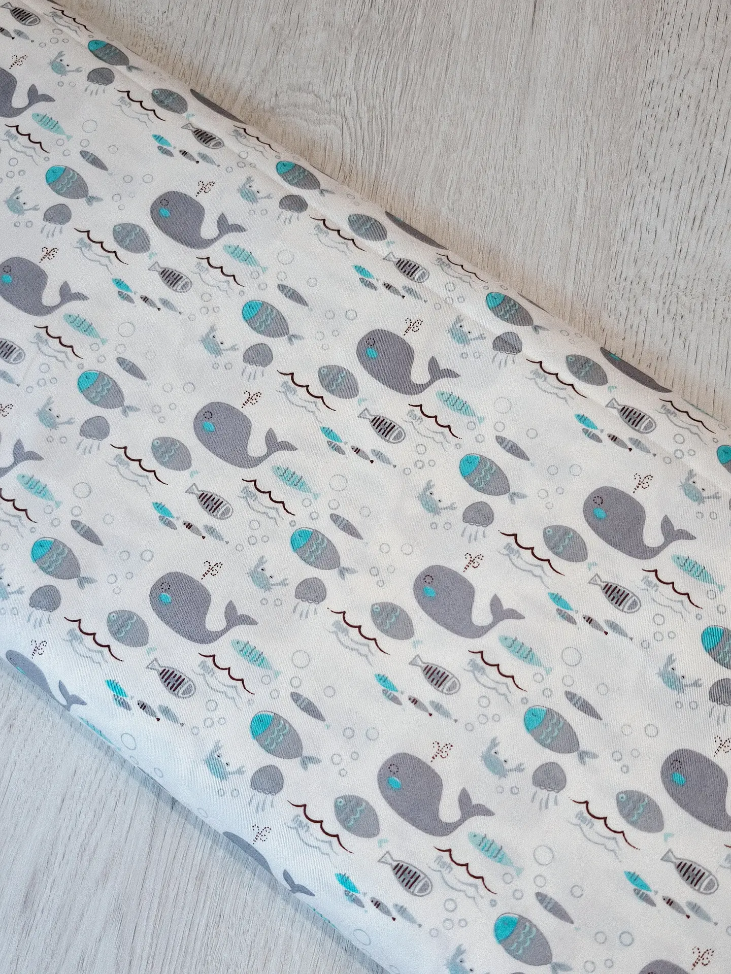 Popelín de algodón ballenas y peces azul | Tela infantil 1