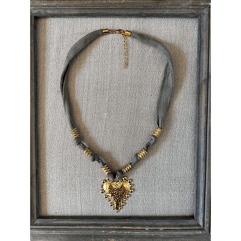 Collares Cinta de Tela Corazón Acero baño Oro