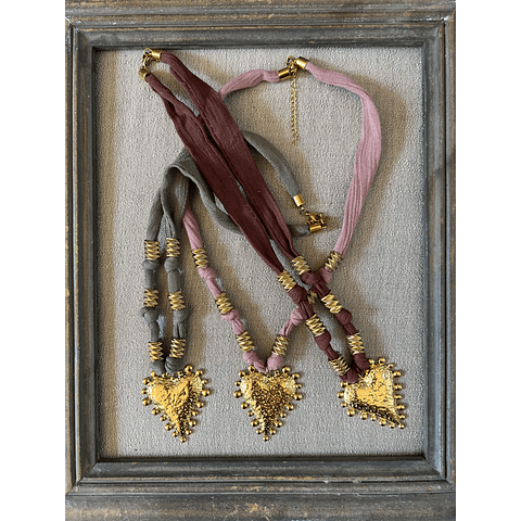 Collares Cinta de Tela Corazón Acero baño Oro