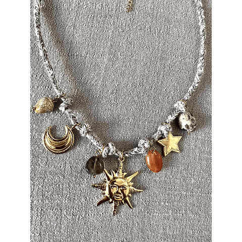 Collares Sol, Cordel Gris y figuras Acero