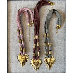 Collares Cinta de Tela Corazón Acero baño Oro